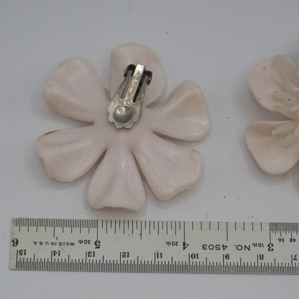 Large Statement Plastic Clip On Earrings 1980's - image 6