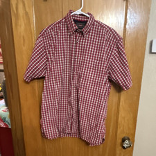 Wrangler Men's L Red White Plaid Cotton Woven SS Button-Up Shirt Wrinkle Resist