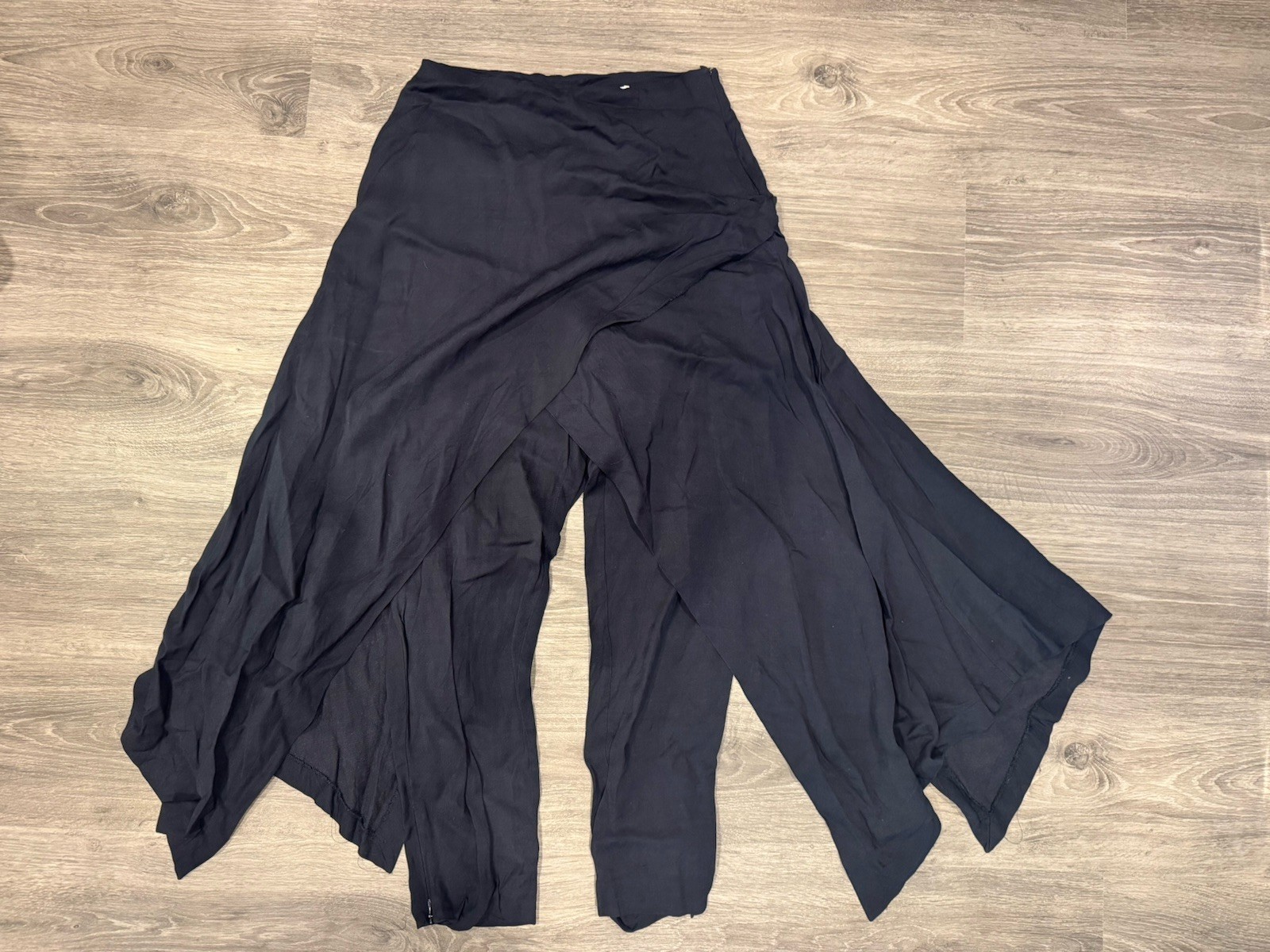 SASS & BIDE Black Linen Blend Drape Pants Size 10 Japan Inspired Star Design