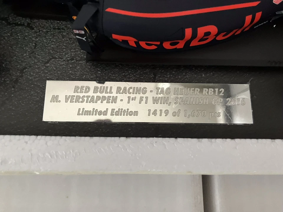 Minichamps - Red Bull RB12 M. Verstappen 1ª F1 GP de España 2016. Limitado a 1670 Foto 2 de 4