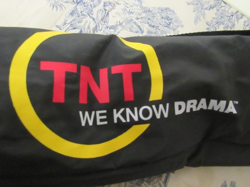 Vtg. Promo "TNT network We Know Drama" Insulated Beverage Can Shoulder Tube - Picture 2 of 3