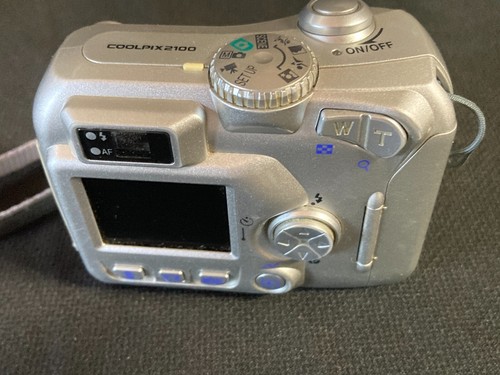 (2) Nikon COOLPIX L11 2100 6MP Digital Cameras w/1 Memory Card & (2) Cables - Picture 20 of 21