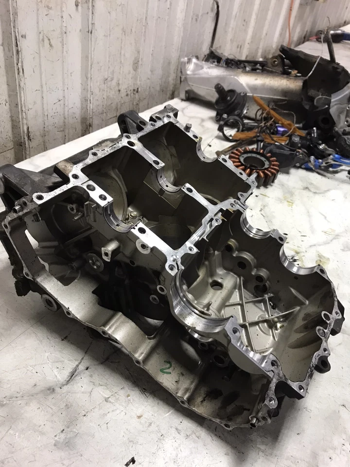 Bloque inferior de la caja de la manivela del motor superior superior 12 Honda VFR 1200 F VFR1200 Foto 4 de 4