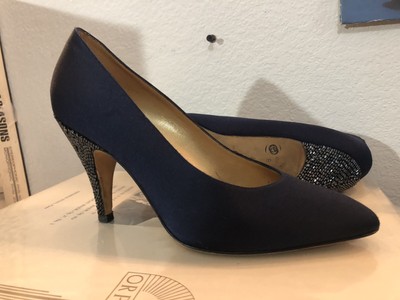 navy 2 inch heels