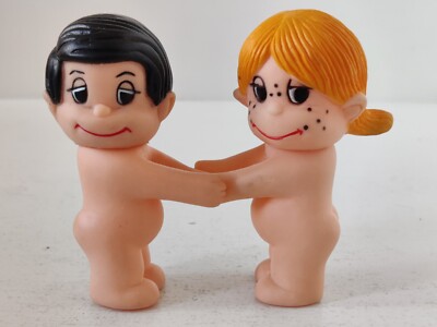 Set Of 2 Kim Casali Love Is 80's Clip On Pensil Hugger Figures Vinyl Fast P&P