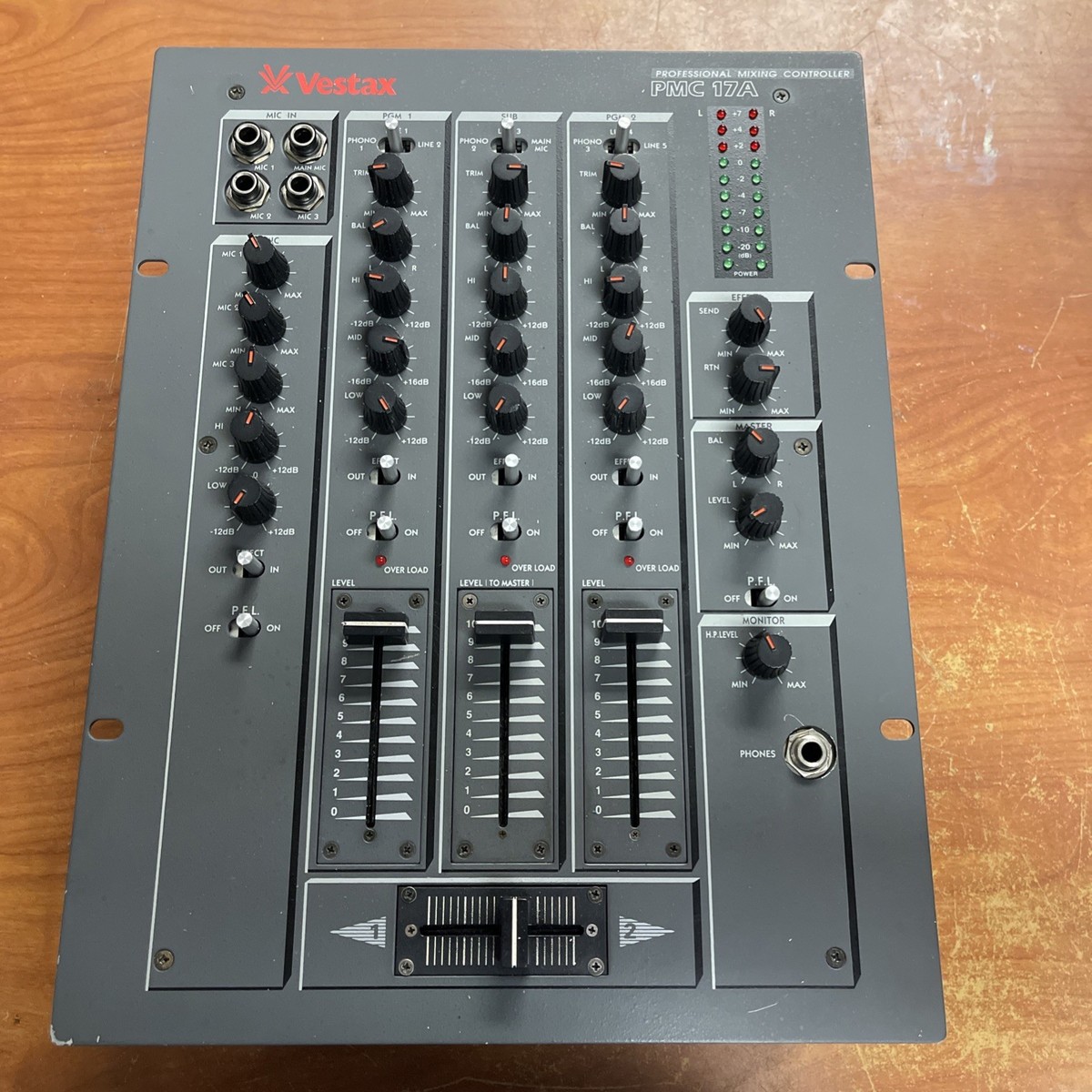 Vestax PMC-17A DJ ミキサー オーテクプラグ付　通電確認有 Vestax Pmc-17a Professional Mixing Controller DJ Mixer
