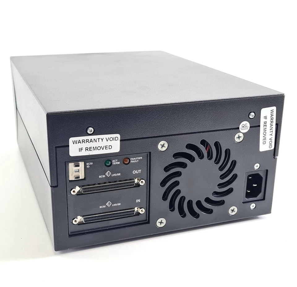 HP StorageWorks Ultrium 230 LTO1 100/200GB SCSI External Tape Drive - 301567-001 - Image 2 of 3