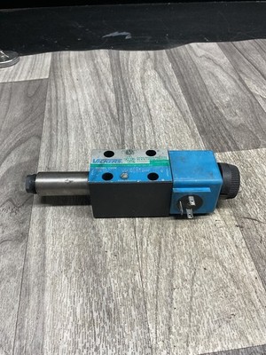 Vickers Hydraulic Directional Valve DG4V-3S-6C-M-U-B5-60 #4006A129PR2