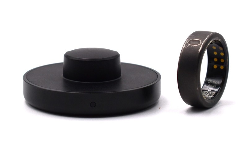 Oura Ring 4 - Smart Ring - Titanium - Size 9 - Stealth - (HEAVILY SCRATCHED)