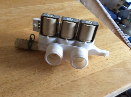 P33090008 pre-owned water inlet valve - Picture 3 of 4