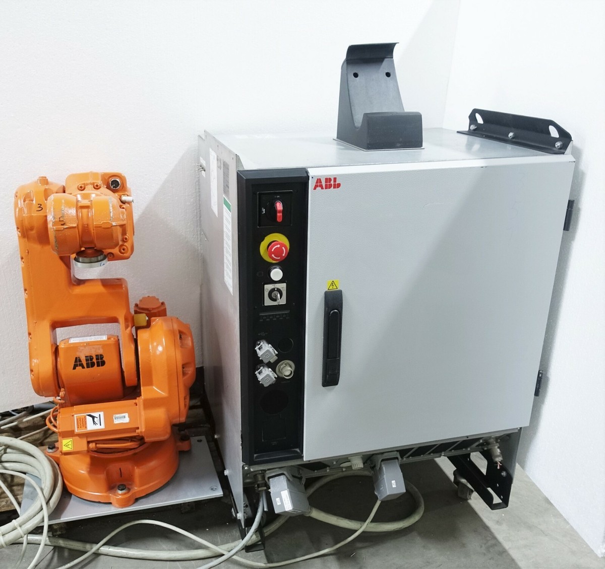 ABB IRB 140 M2004 TYPE C 6-AXES INDUSTRIAL ROBOT w IRC5 M2004 CABINET  CONTROLLER