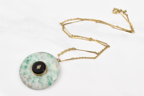 19" Gold Chain with Pearl & 38mm Chang Hi Jade Disc Pendant w/ Black Onyx Center - Picture 6 of 14