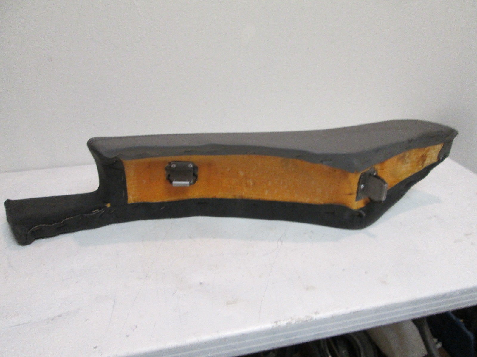 Maserati Quattroporte 05-08- Rear RH Arm Rest / Door Panel - Grey