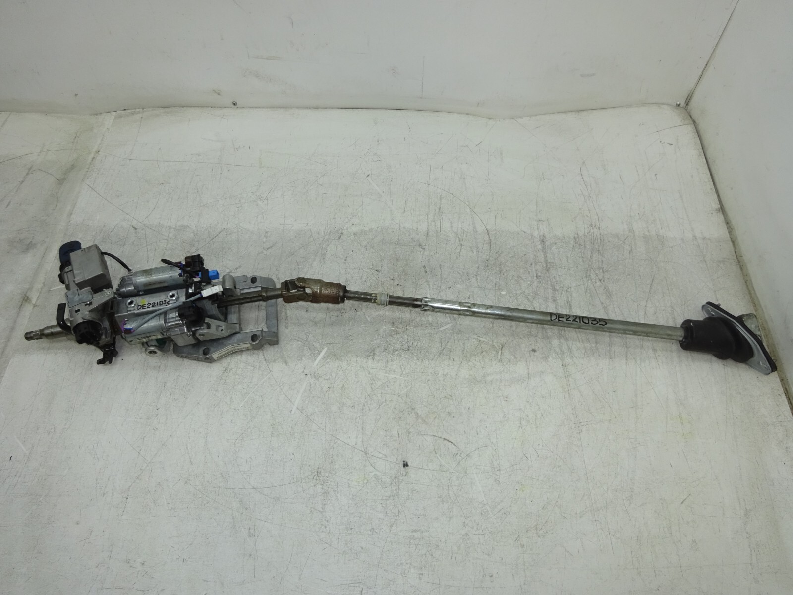 2003-2007 Maserati Quattroporte M139 Steering Column w/ Key OEM DE221035