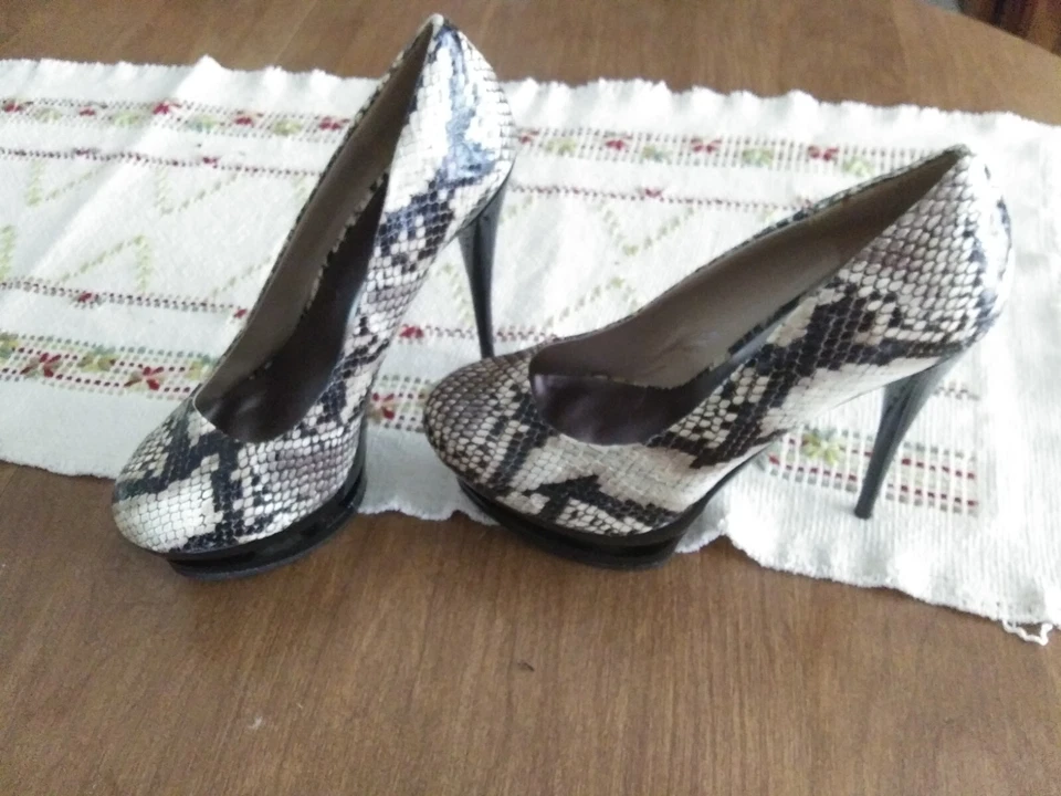 Tacones de plataforma BONNIBEL Stiletto ~ imitación piel de serpiente talla 10 Foto 2 de 3