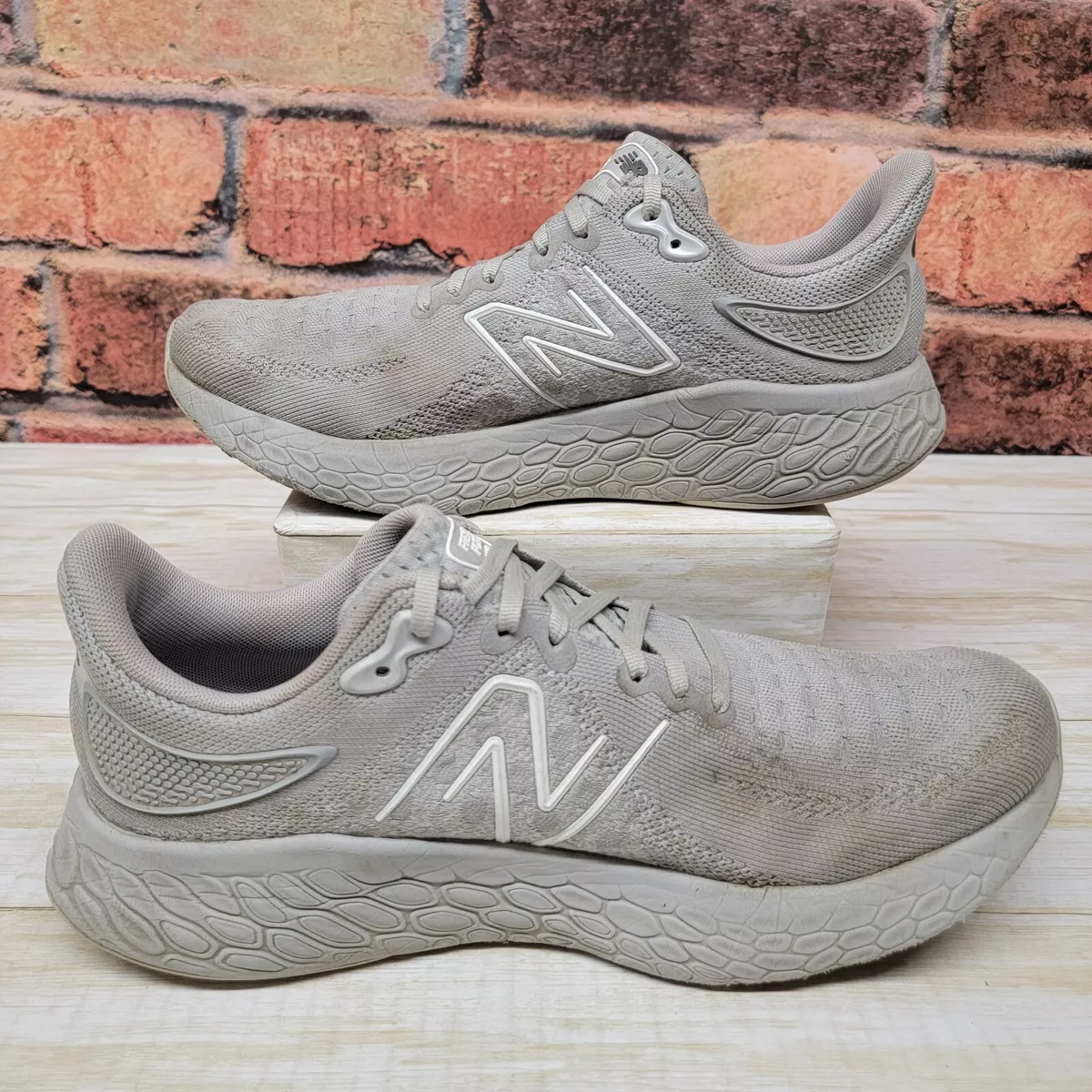 Gray tennis shoes best sale mens