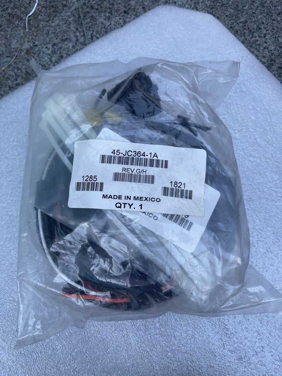 Omnitracs IVG Power I/O Cable with Black 9-pin Flange Connector 45