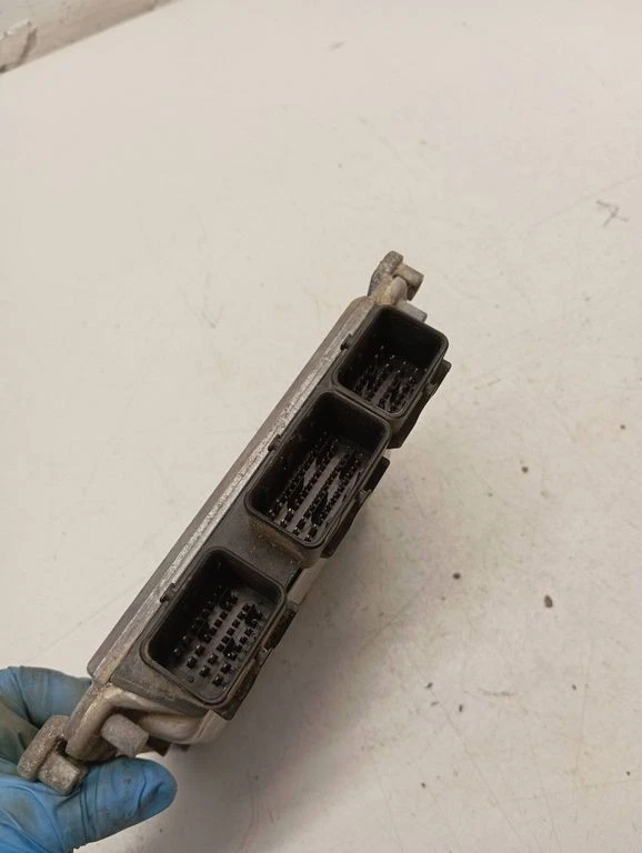 Peugeot 206 1999 Diesel Engine Control Unit Module 0281010594 66kW ANY25655 - Image 2 of 4