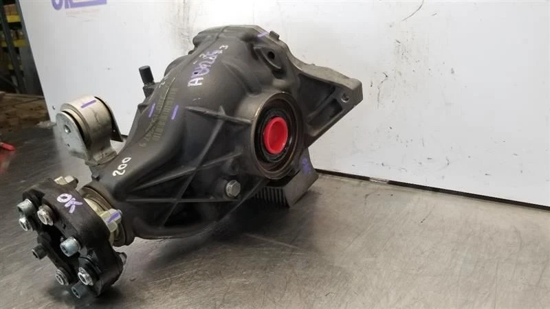 15 MERCEDES BENZ CLS63S 218 TYPE 5.5L AMG REAR DIFFERENTIAL CARRIER 2033510705 - Imagem 3 de 4