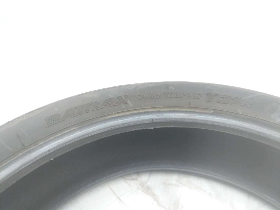 Neumático trasero BMW R1100 RT 97 BRIDGESTONE BATTLAX 160/60ZR18 Foto 4 de 4