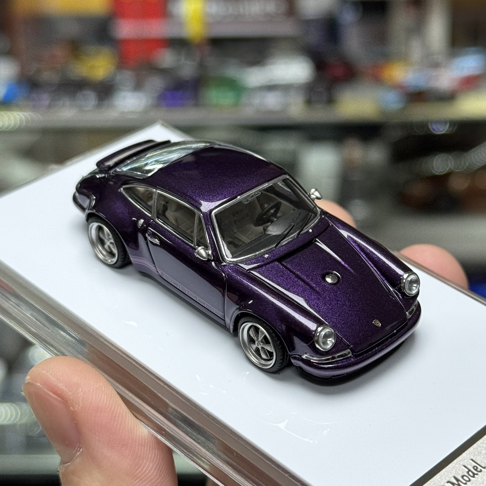 1:64 911 Singer DLS Alloy Diecast Model – Detailed Collectible