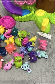 Hatchimals Colleggtibles Hatchery Nursery Playset Figures Approx 69 Pcs