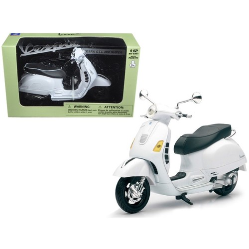 Xonex 1/6 Vespa 150 Sportque Piaggio Limited Edition Light Xonex 1/6 Vespa 150 Sportque Piaggio Limited Edition Light