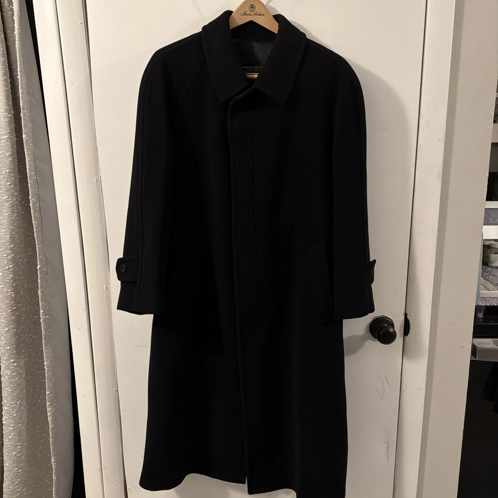 Brooks Brothers Elliot Wool Overcoat Black 100% Pure Wool Made in Italy Mens 42 - product detail image 1