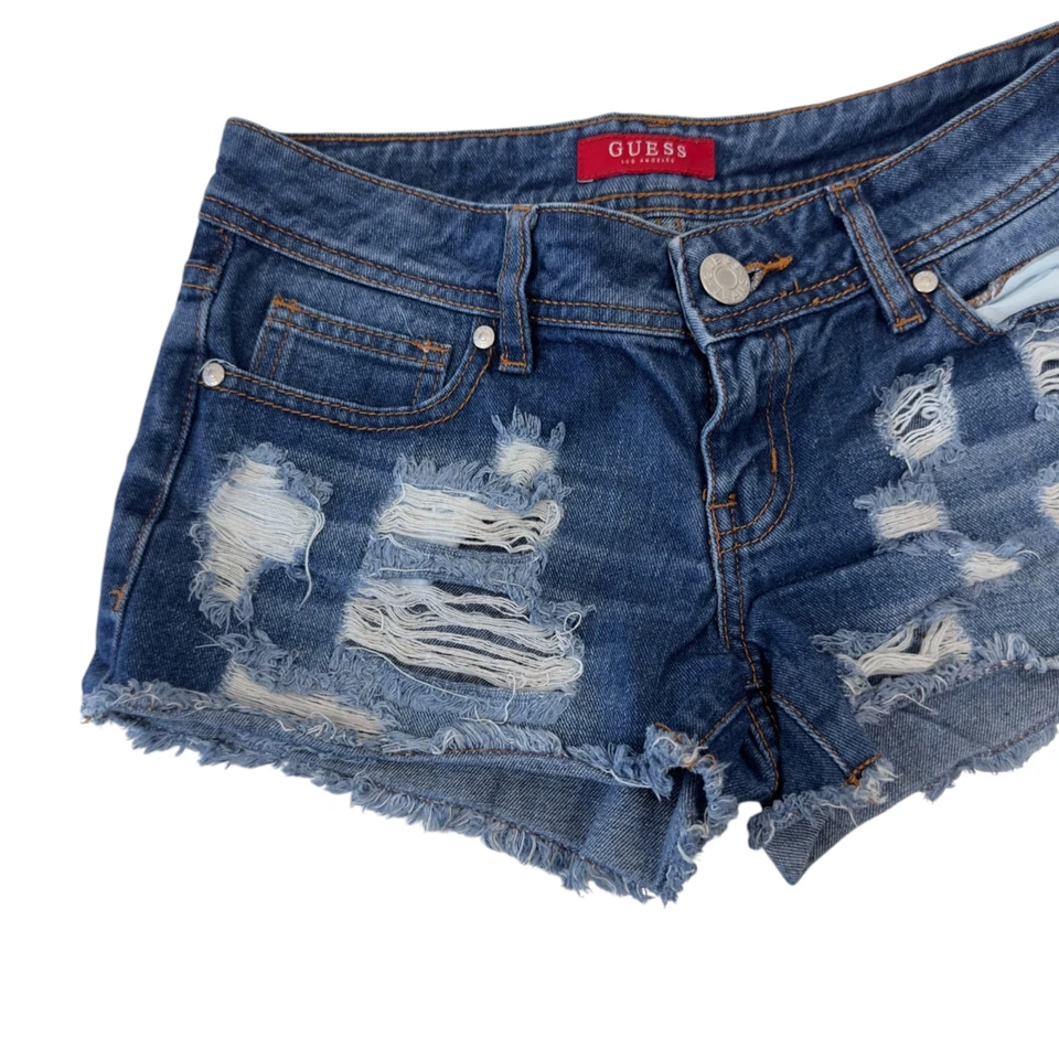 Pantalones cortos Guess de mezclilla desgastados para mujer SIN ETIQUETAS DE TALLA Foto 4 de 4