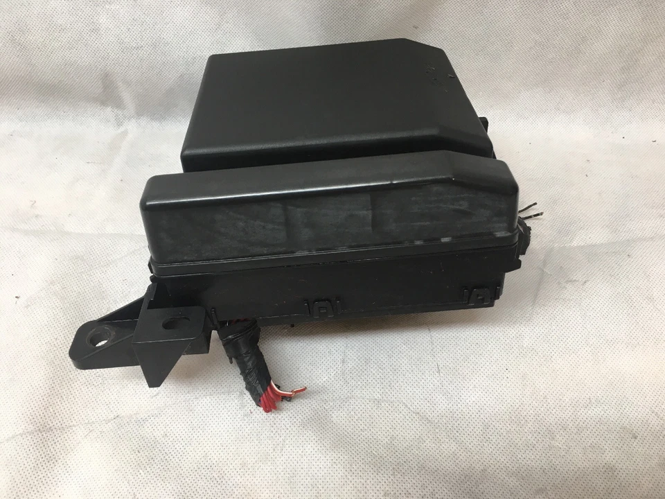 Unidad de relé de caja de fusibles Mitsubishi Galant 2007-2012 módulo 010040738  Foto 3 de 4