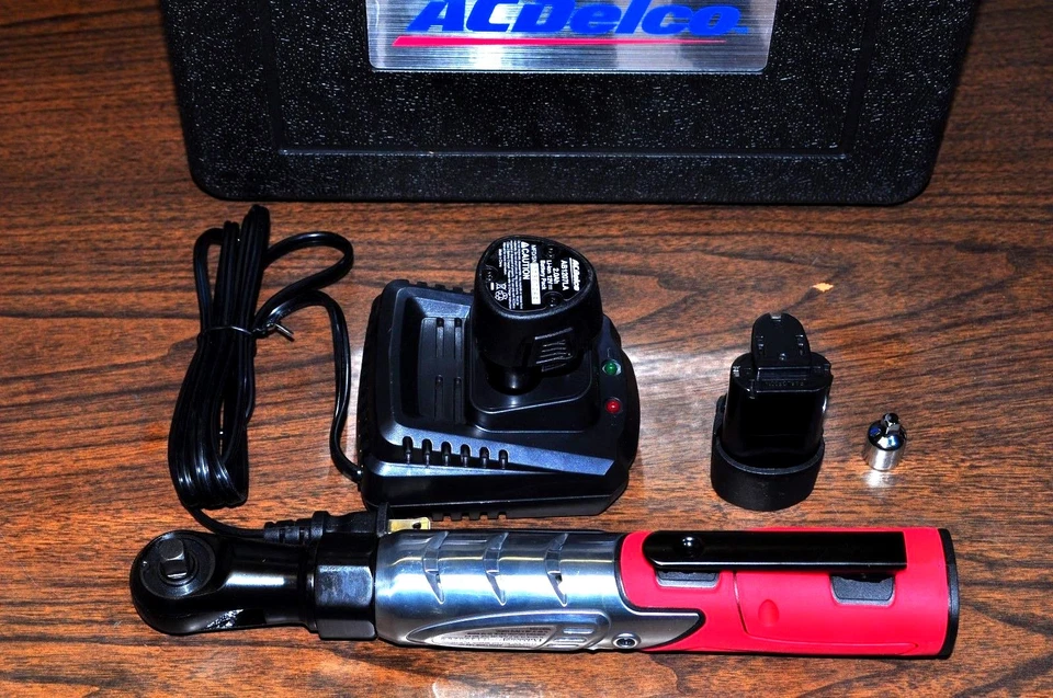 ACDelco Li-ion 12V 3/8" Llave de trinquete con dos baterías Li-Ion ARW1208  Foto 4 de 4