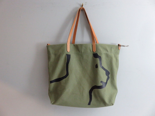 banana republic large green canvas leather strap tote, w/outline of dogs face
