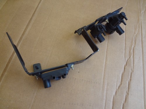 2003 - 2004 MUSTANG SVT COBRA 4.6 VACUUM BRACKET & SENSORS OEM SKU# CC313