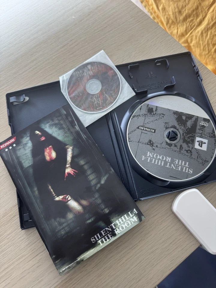 Silent Hill 4: The Room PS2 Japanese Edition  - Image 3 of 4