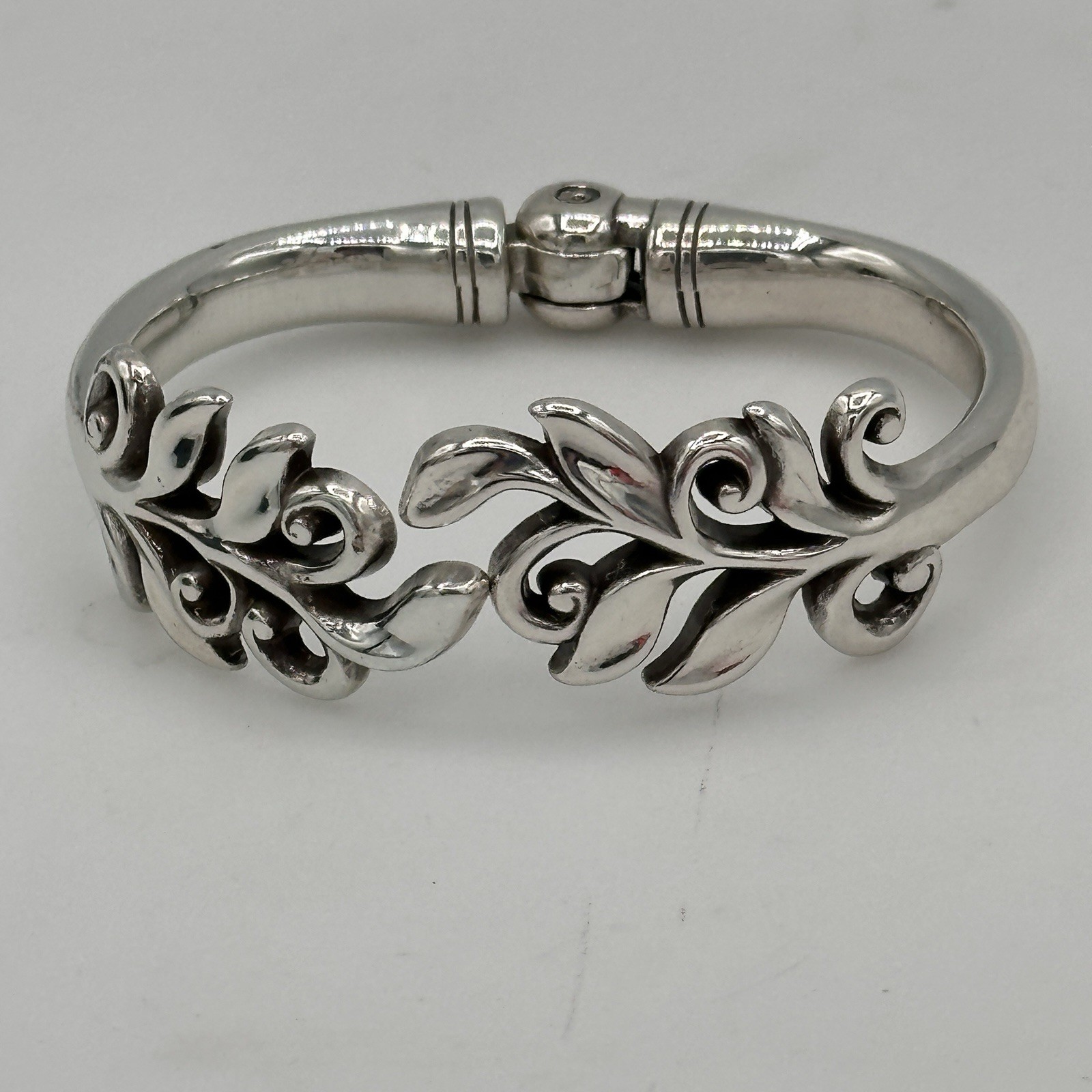 Brighton Laurel Vine Scroll Hinged Bangle Bracele… - image 9