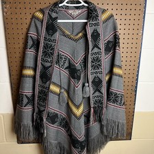 Tejidos Artesanias Poncho Cape 100 Wool Handmade Ecuador Southwest Aztec Fringe