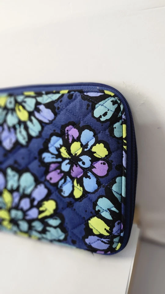 Vera Bradley Protector for Tablet/I Pad/e Reader " Indigo Pop" Zipper 9" L/9.5"W - Image 3 of 4