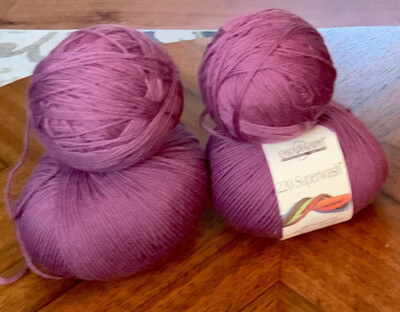 4 Balls CASCADE YARNS 220 Superwash 100% Wool PURPLE  EACH 100grams/3.5oz/220yds