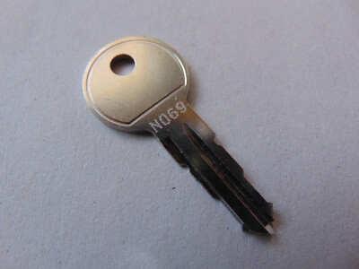 Original Thule Schlüssel N 069 Ersatzschlüssel Heckträger Dachboxen Dachträger