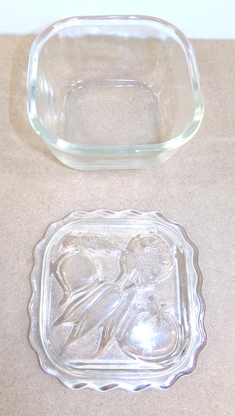 Vintage Glass Refrigerator Dish Storage Container Vegetables Ruffled Edge Lid