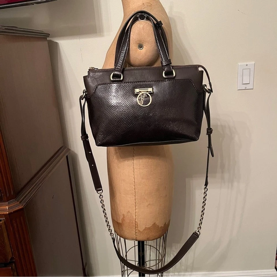 Bolso Bandolera VERSACE Colección Cuero Marrón Repujado Dos Asas Foto 3 de 4