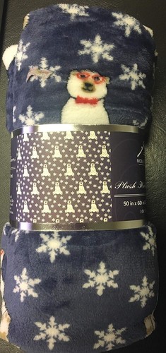 Cozy 50" x 60" Polar Bear Fleece Throw Blanket - Machine Washable Elegance - Picture 5 of 6