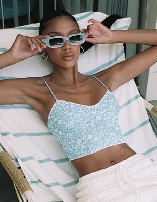 Princess Polly Debbie Floral Crop Top Blue White Size 2 Scallop Trim Beach Pool