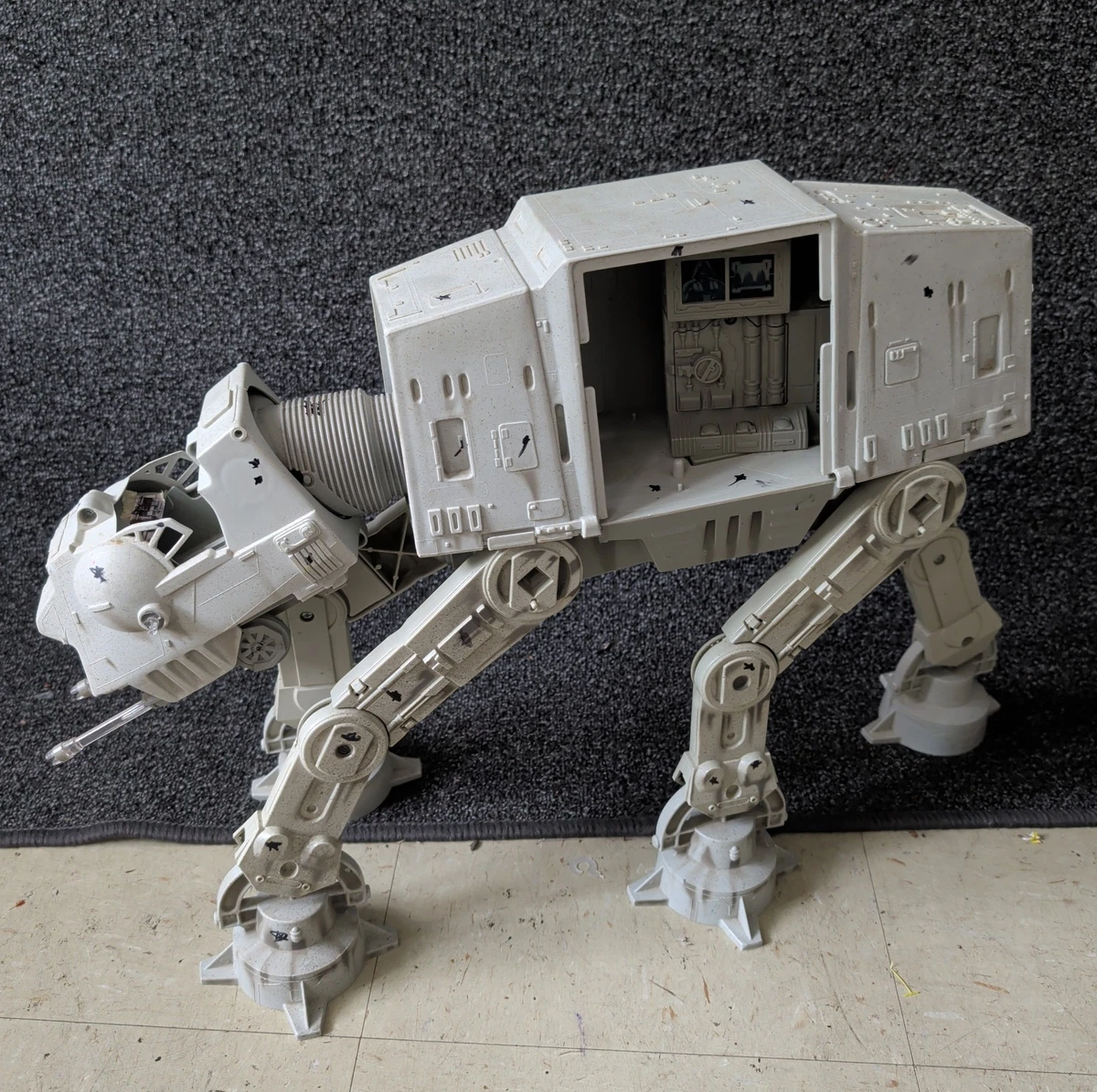 Kenner AT - AT Walker Star Wars TV, Movie & Video Games Action