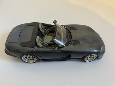 BBurago Viper Dodge RT10 Modellauto 1:18