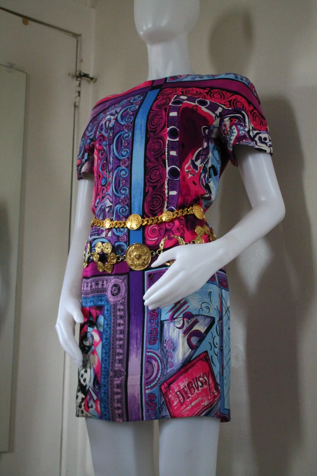 ? Abito Vintage Gianni Versace Stampa 'Cantastorie' Nuovo con etichette 1991 A I Taglia 42 Italia