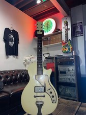 1961 Supro Model 1507 Original White
