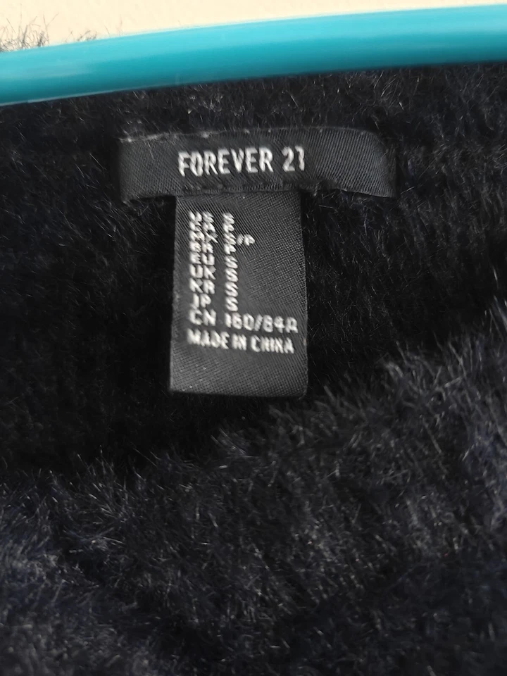 Suéter corto Forever 21 para mujer tejido envolvente difuso negro XS - cuello en V pequeño Foto 4 de 4