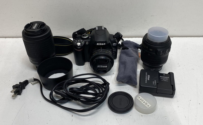 Nikon D60 DSLR Camera + 3 Lenses 50mm 18-55mm 55-200mm 6 Piece Photography Lot