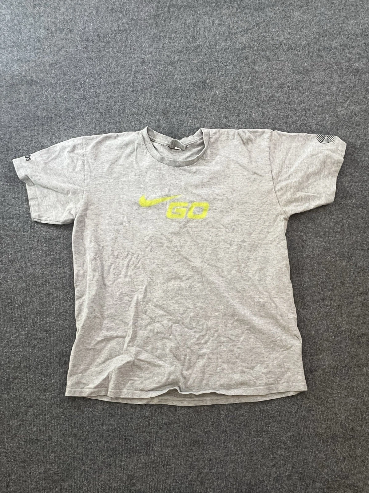 Vintage Nike GO Shirt Mens Medium Grey Athletic Training Activewear